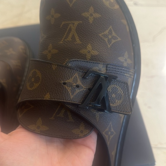 Louis Vuitton EASY MULE size 7 men, size 9 women - Picture 3 of 16